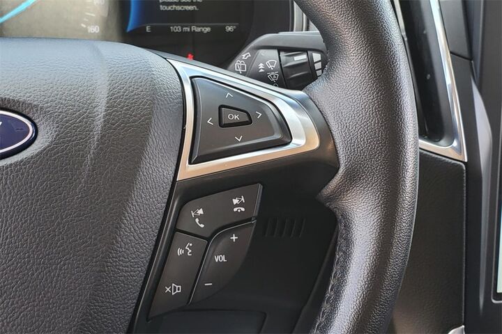 2022 Ford Edge Titanium  TX