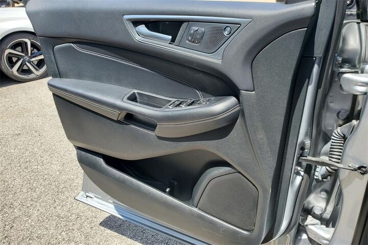 2022 Ford Edge Titanium  TX