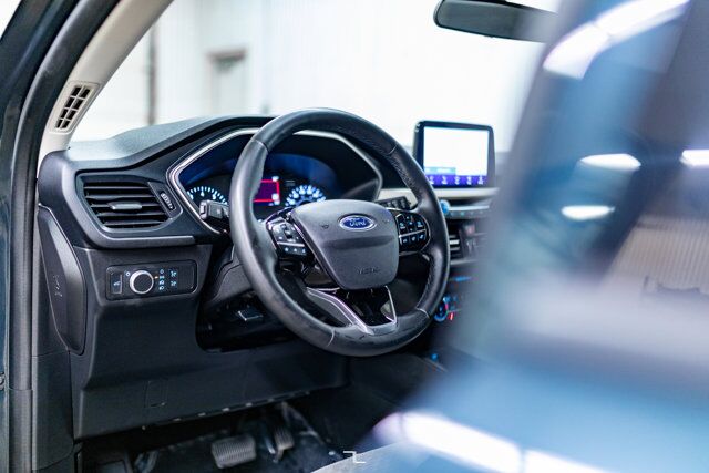 2022 Ford Escape AWD SE Nav BCam PSeat Red Deer AB