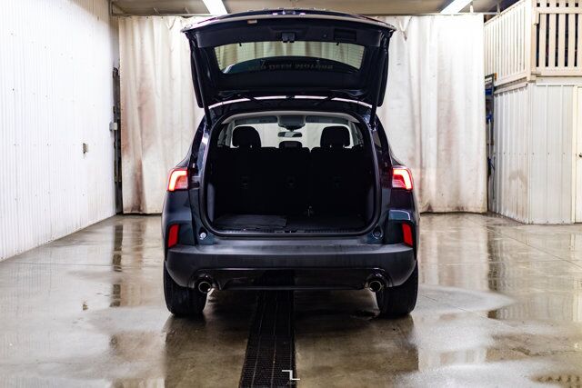 2022 Ford Escape AWD SE Nav BCam PSeat Red Deer AB