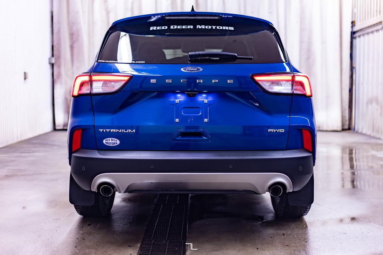 2022 Ford Escape AWD Titanium Leather Roof Nav BCam Red Deer AB