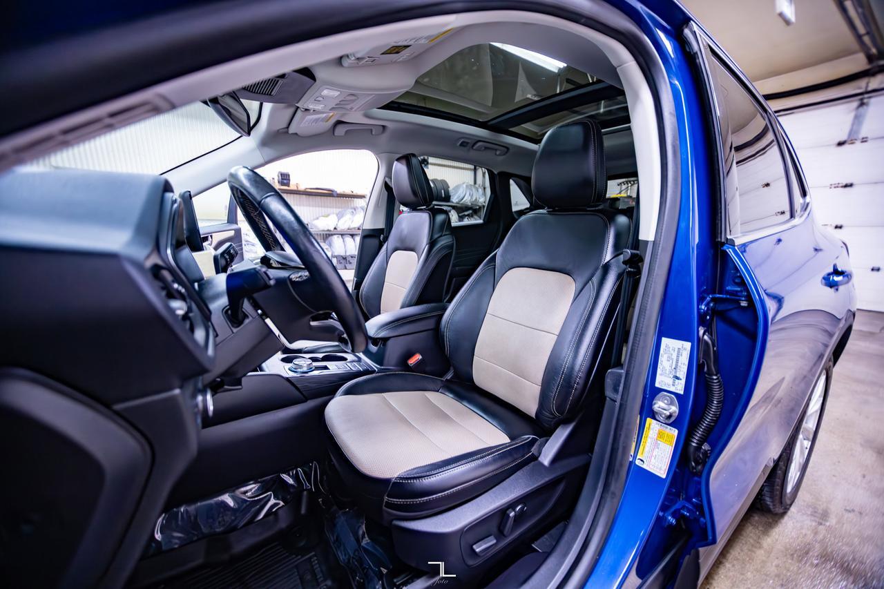 2022 Ford Escape AWD Titanium Leather Roof Nav BCam Red Deer AB