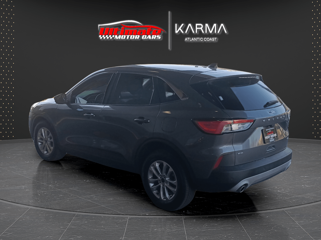 2022 Ford Escape Hybrid SE