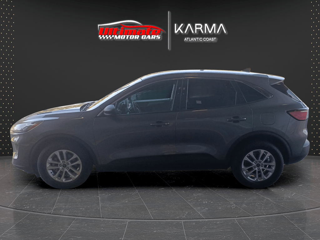 2022 Ford Escape Hybrid SE