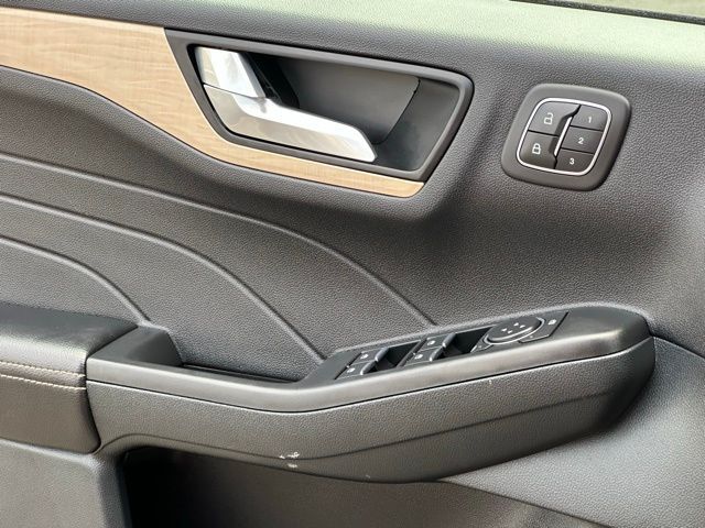 2022 Ford Escape Hybrid Titanium Tucson AZ