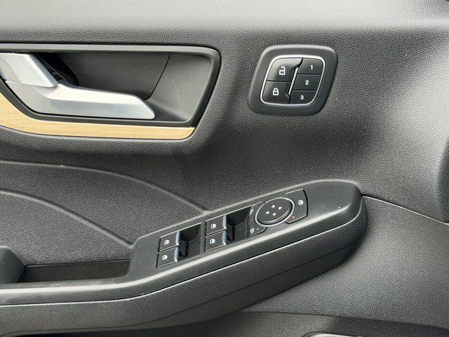 2022 Ford Escape Hybrid Titanium Ashland VA