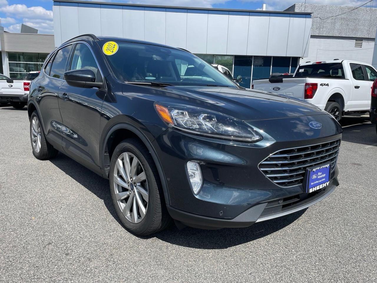 2022 Ford Escape Hybrid Titanium