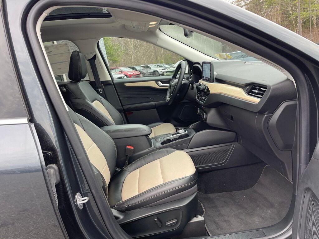 2022 Ford Escape Plug-In Hybrid Titanium Orange MA