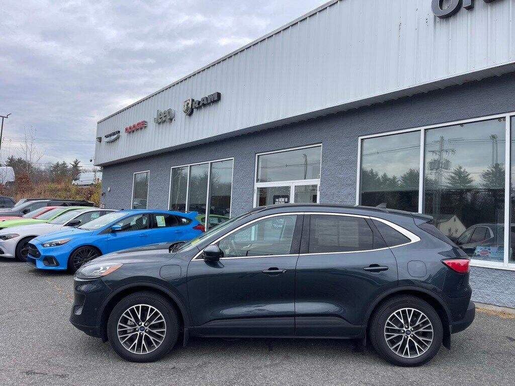 2022 Ford Escape Plug-In Hybrid Titanium