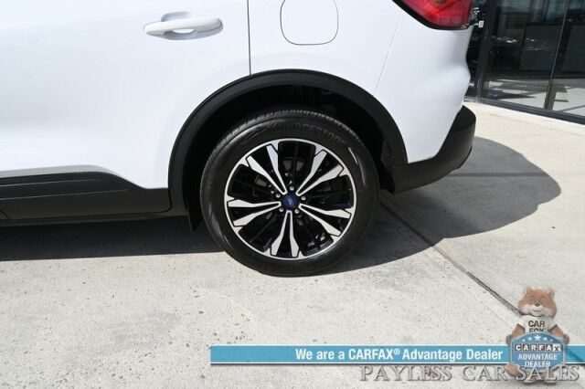 2022 Ford Escape SE / AWD / Sport Appearance & Convenience Pkg / Co-Pilot 360 Assist+ / Navigation / Adaptive Cruise / Lane Depart & Blind Spot / Apple CarPlay & Android Auto / Back Up Camera / 31 MPG / 1-Owner Anchorage AK