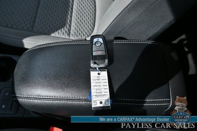 2022 Ford Escape SE / AWD / Sport Appearance & Convenience Pkg / Co-Pilot 360 Assist+ / Navigation / Adaptive Cruise / Lane Depart & Blind Spot / Apple CarPlay & Android Auto / Back Up Camera / 31 MPG / 1-Owner Anchorage AK