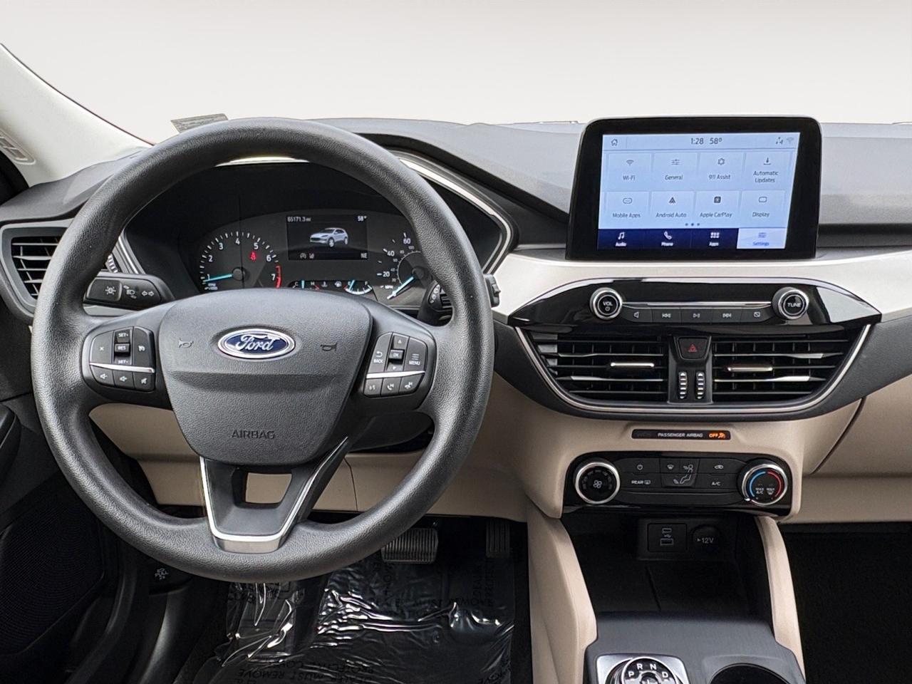 2022 Ford Escape SE, ECO-MODE, AUTO START/STOP, APPLE CARPLAY/ANDROID AUTO, HANDS-FREE LIFTGATE, BLIND SPOT ALERT, LANE KEEP ASSIST, CLEAN CARFAX, ESCAPE THE ROAD IN THIS FORD!