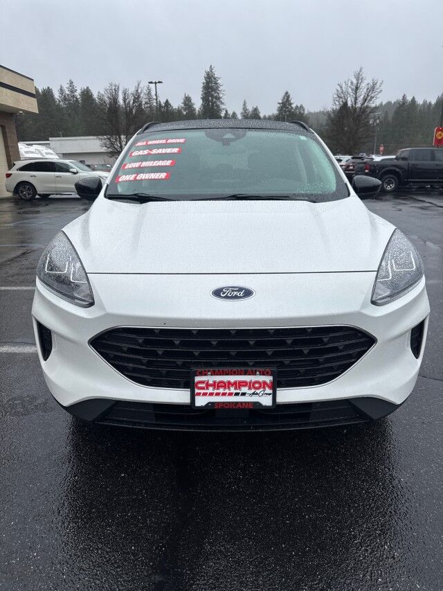 2022 Ford Escape SE Hybrid