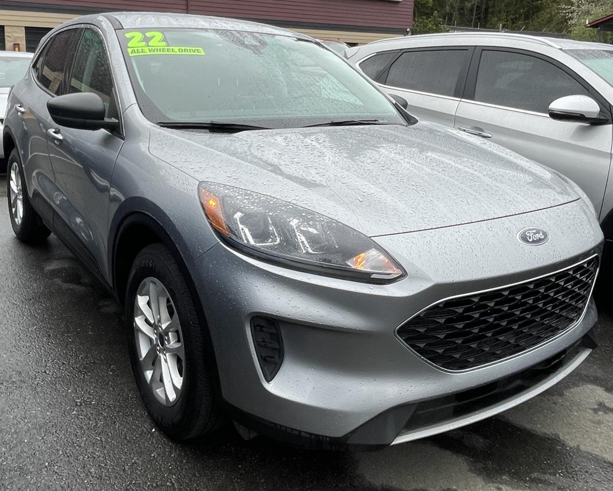 2022 Ford Escape SE Sport Utility 4D