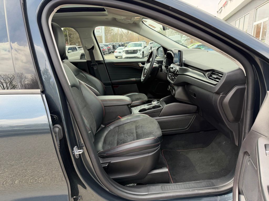 2022 Ford Escape SEL Orange MA
