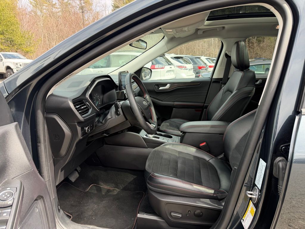 2022 Ford Escape SEL Orange MA
