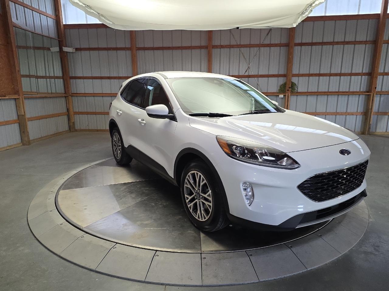 2022 Ford Escape SEL Hybrid Sand Lake NY