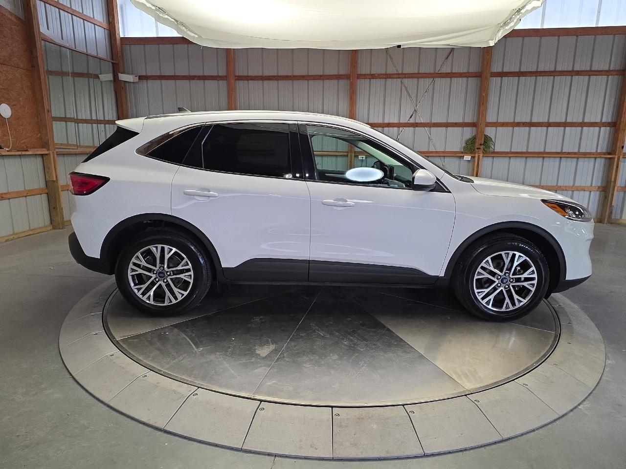 2022 Ford Escape SEL Hybrid Sand Lake NY