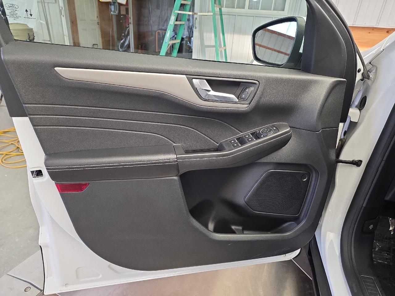 2022 Ford Escape SEL Hybrid Sand Lake NY