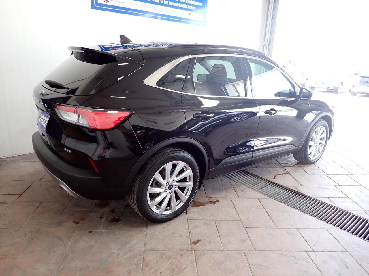 2022 Ford Escape Titanium* Hybrid* AWD LEATHER NAVI SUNROOF Listowel ON