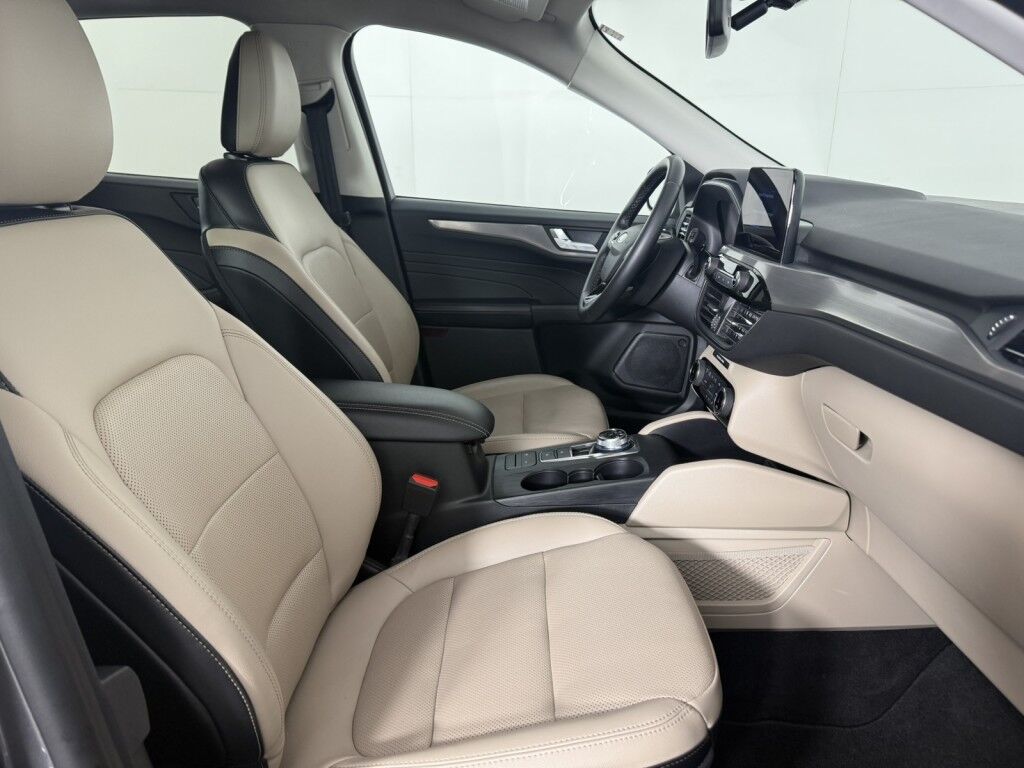 2022 Ford Escape Titanium Hybrid AWD Maumee OH