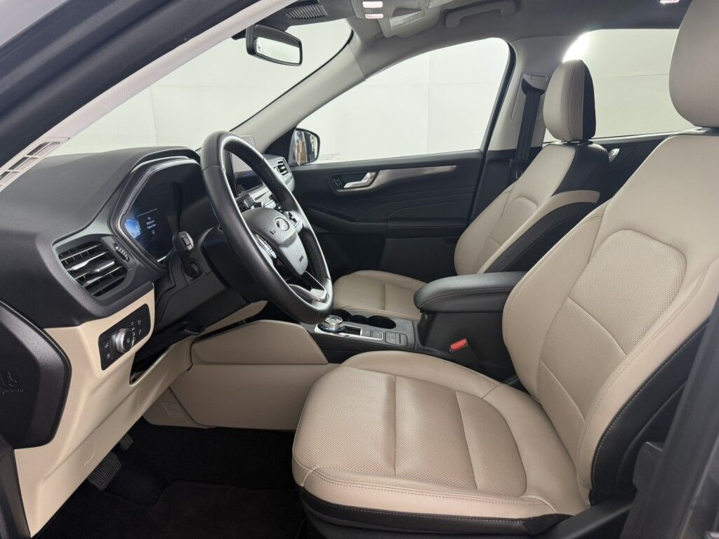 2022 Ford Escape Titanium Hybrid AWD Maumee OH