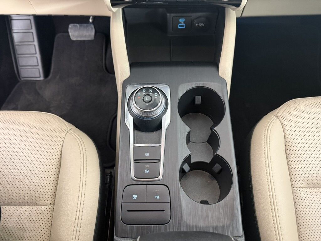 2022 Ford Escape Titanium Hybrid AWD Maumee OH