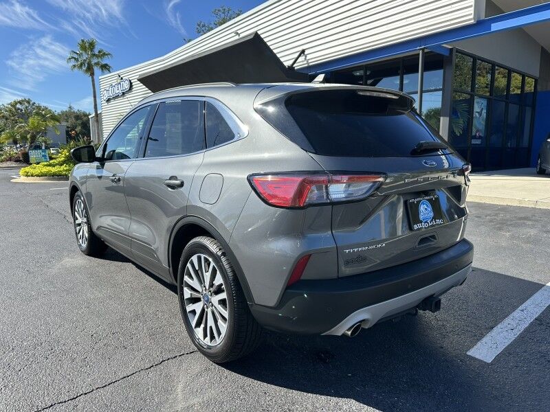 2022 Ford Escape Titanium Hybrid