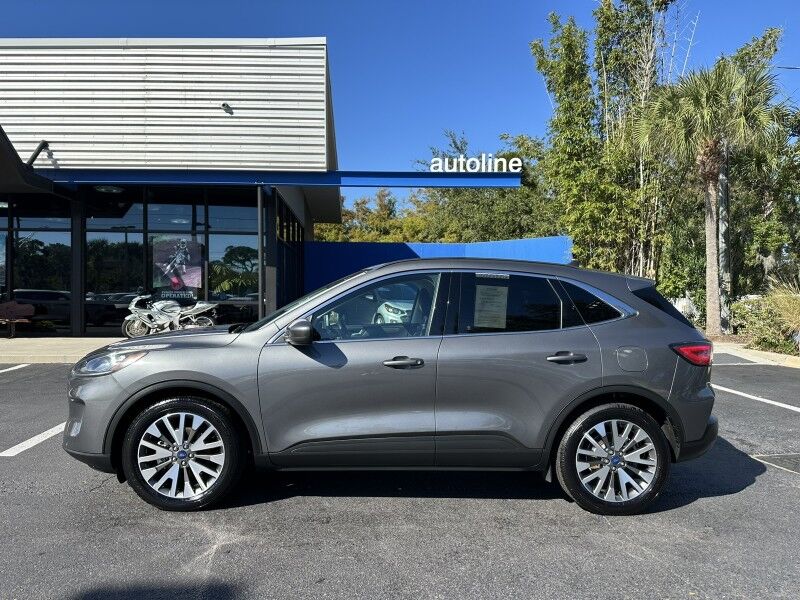 2022 Ford Escape Titanium Hybrid