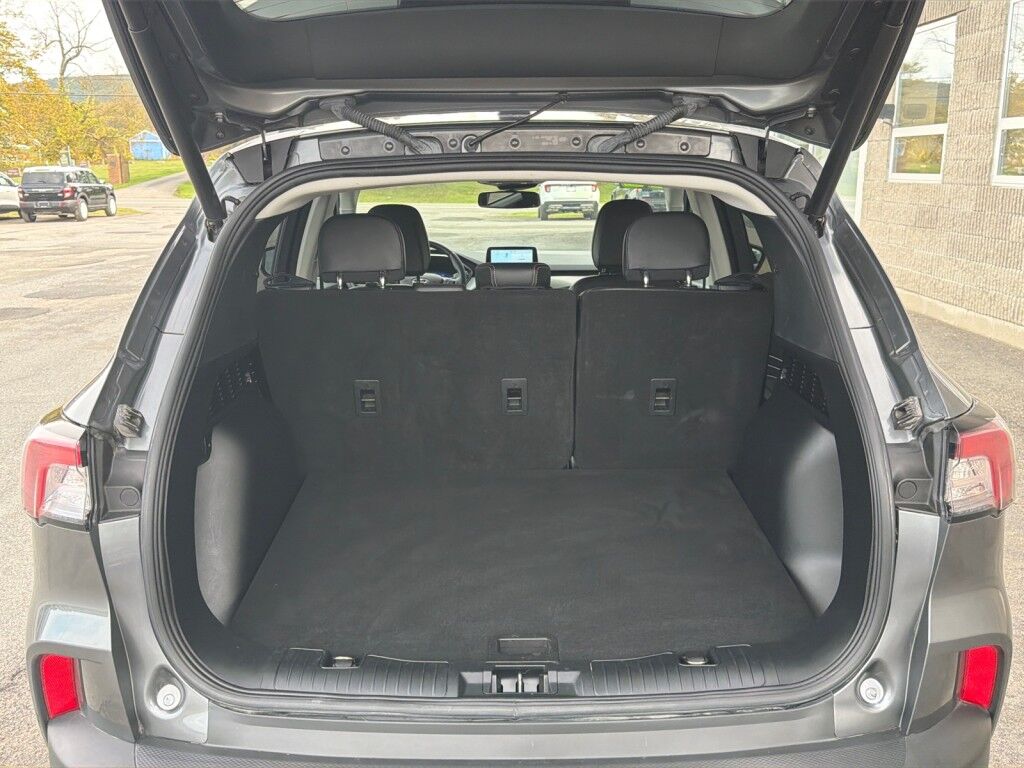 2022 Ford Escape Titanium Hybrid Cooperstown NY