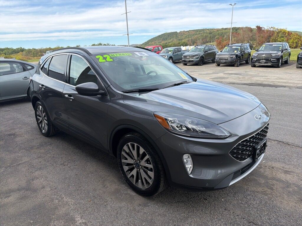 2022 Ford Escape Titanium Hybrid Cooperstown NY