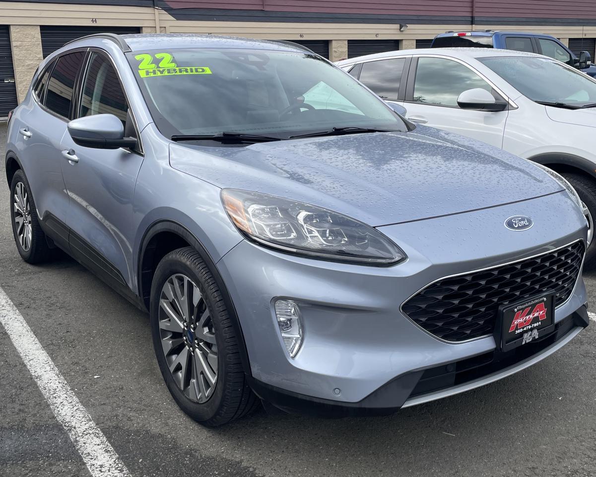 2022 Ford Escape Titanium Hybrid Sport Utility 4D