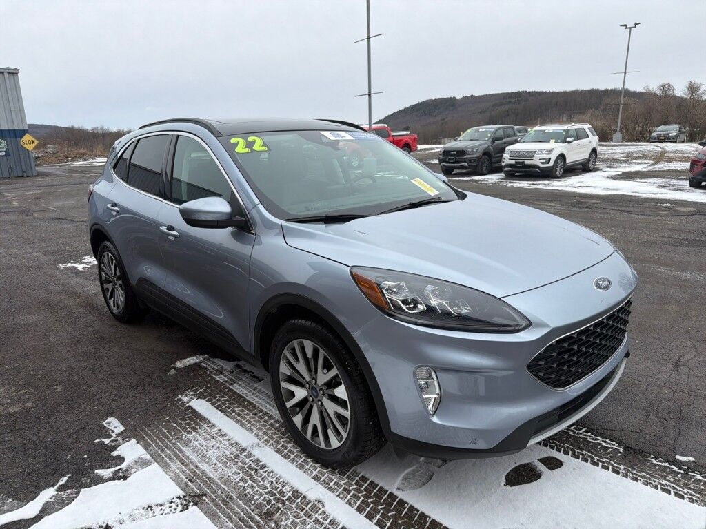 2022 Ford Escape Titanium Cooperstown NY