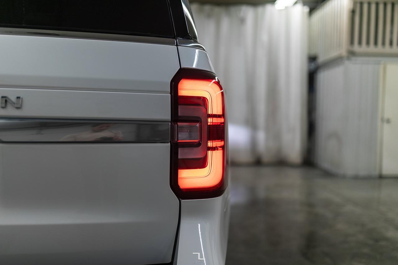 2022 Ford Expedition AWD Platinum Leather Roof Nav BCam Red Deer AB