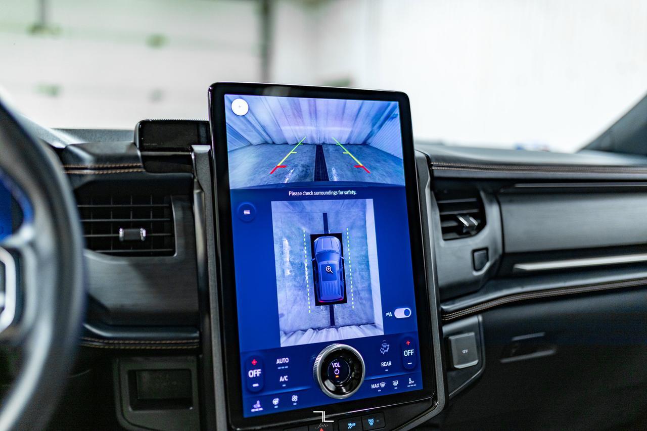 2022 Ford Expedition AWD Platinum Leather Roof Nav BCam Red Deer AB