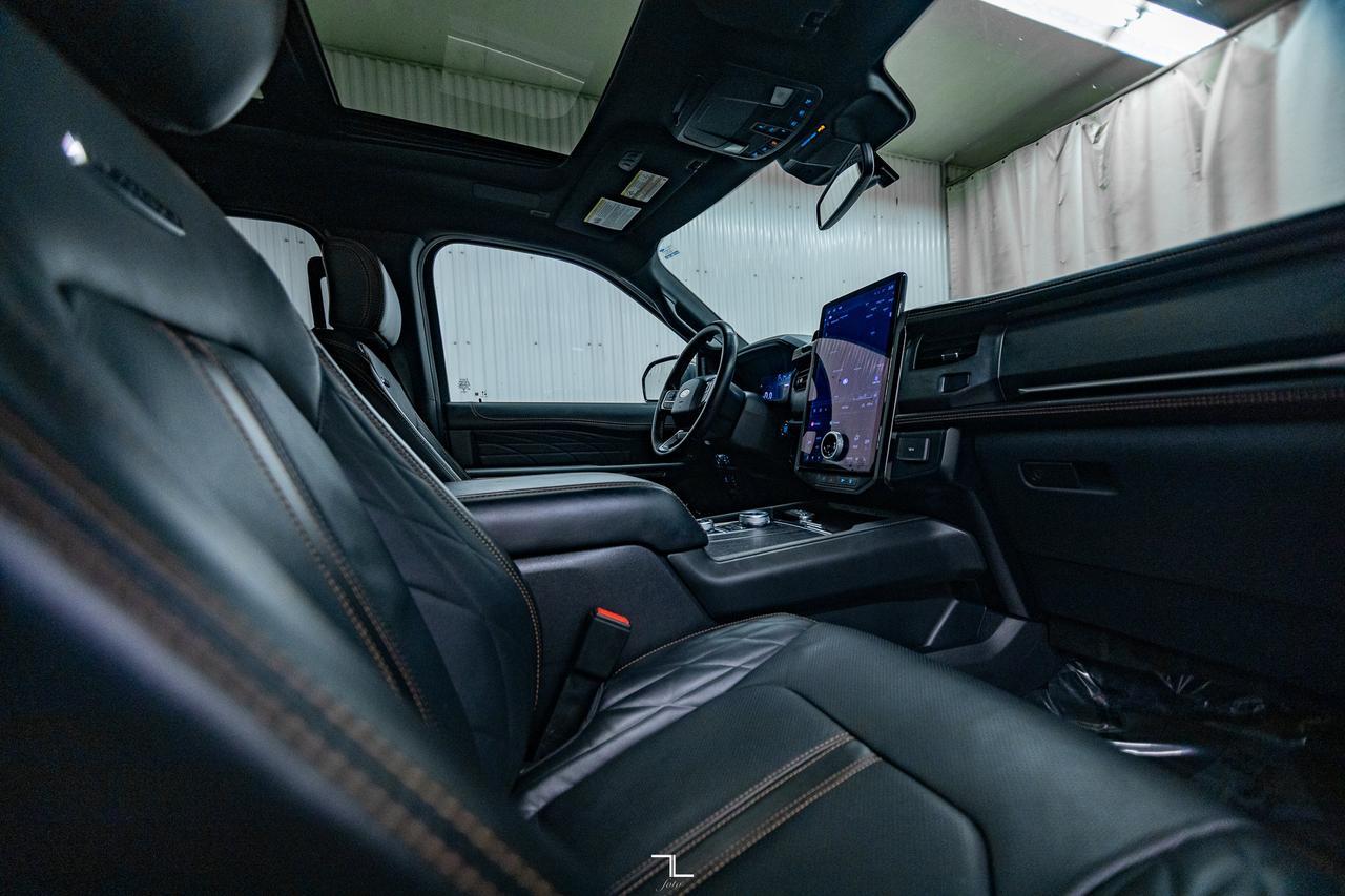 2022 Ford Expedition AWD Platinum Leather Roof Nav BCam Red Deer AB