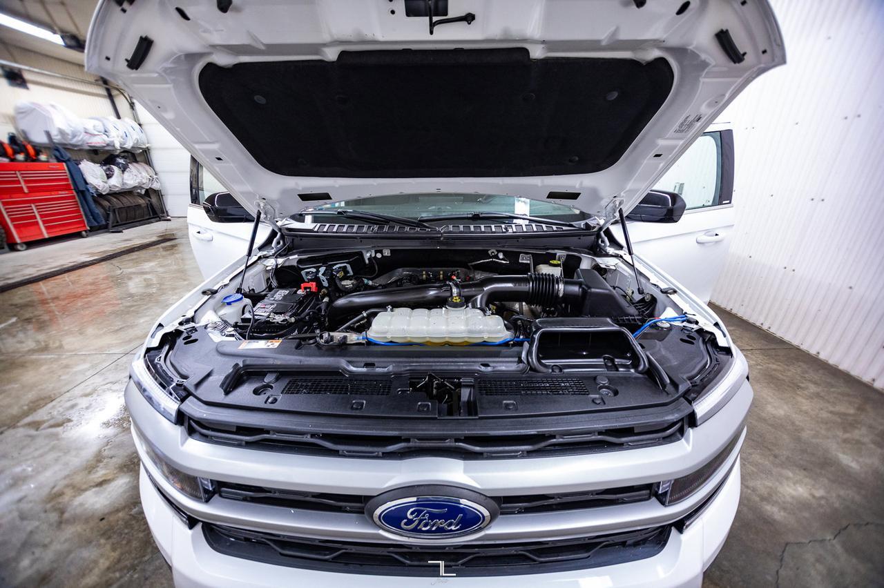 2022 Ford Expedition AWD SSV BCam 3rd Row Red Deer AB