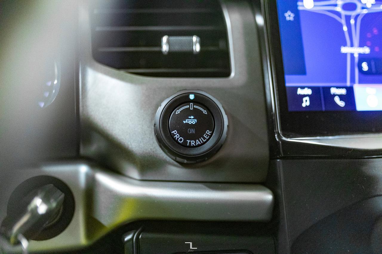 2022 Ford Expedition AWD SSV Nav BCam 3rd Row Red Deer AB