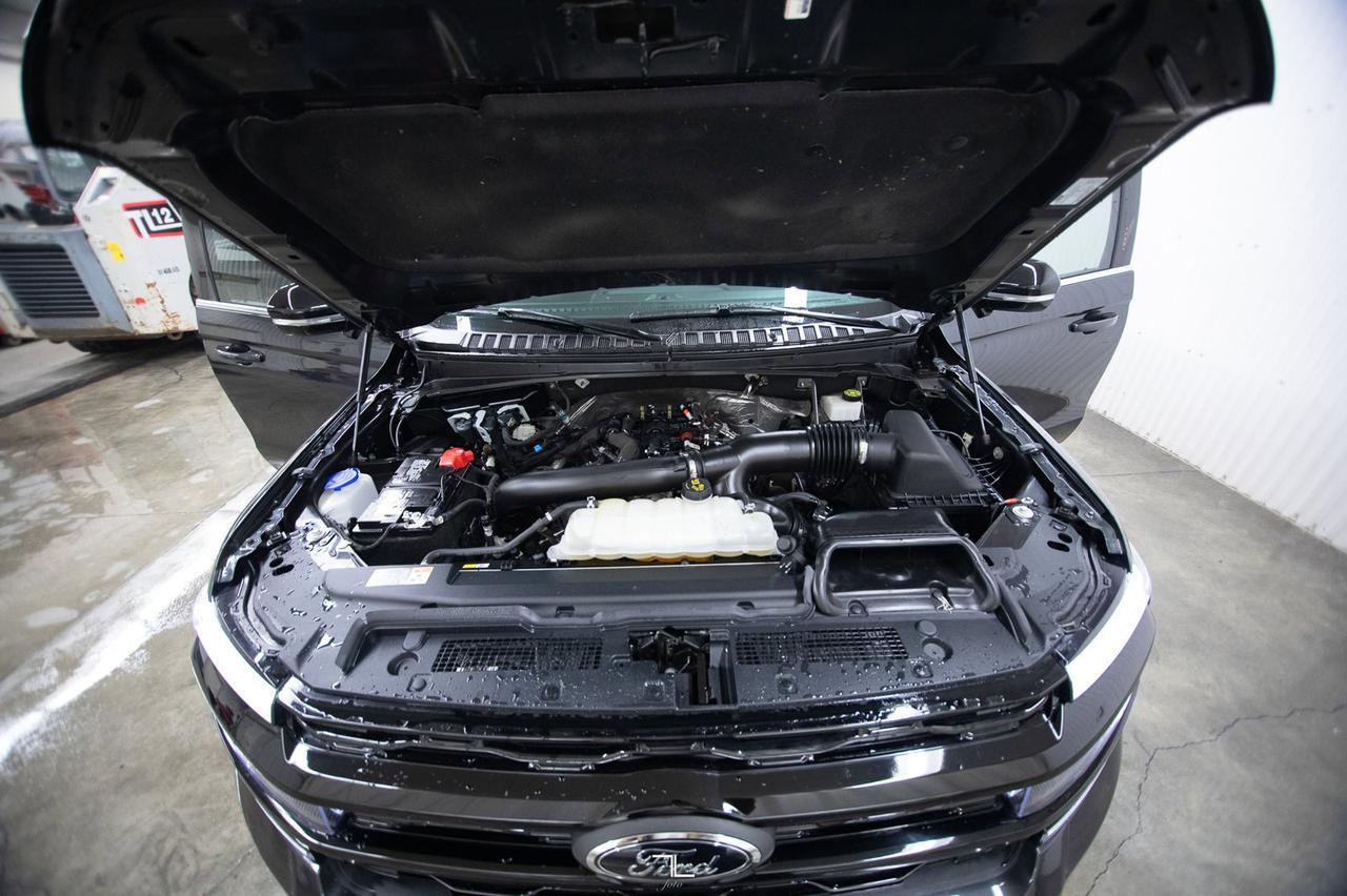 2022 Ford Expedition Max 4x4 Limited Stealth Leather Roof Nav BCam Red Deer AB