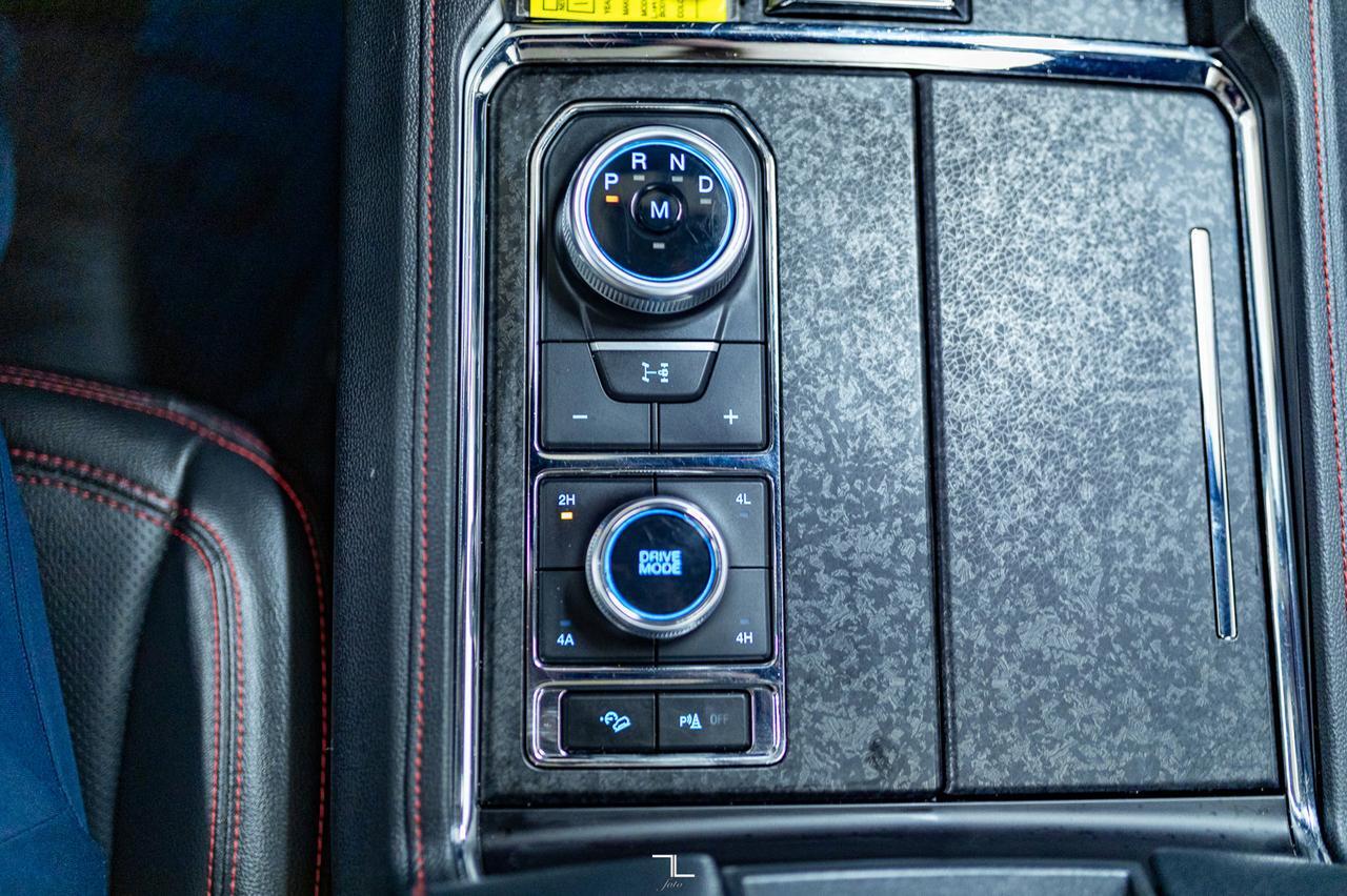 2022 Ford Expedition Max 4x4 Limited Stealth Leather Roof Nav BCam Red Deer AB