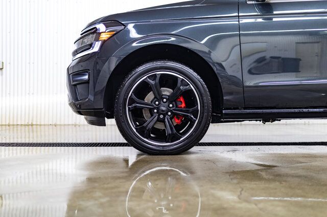 2022 Ford Expedition Max 4x4 Limited Stealth Leather Roof Nav BCam Red Deer AB