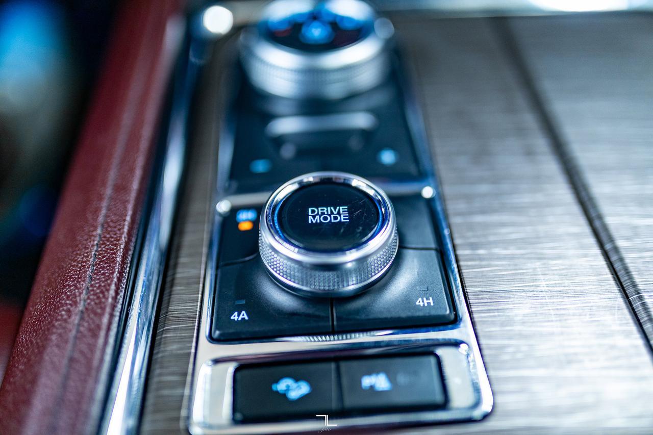 2022 Ford Expedition Max AWD Limited Leather Roof Nav BCam Red Deer AB