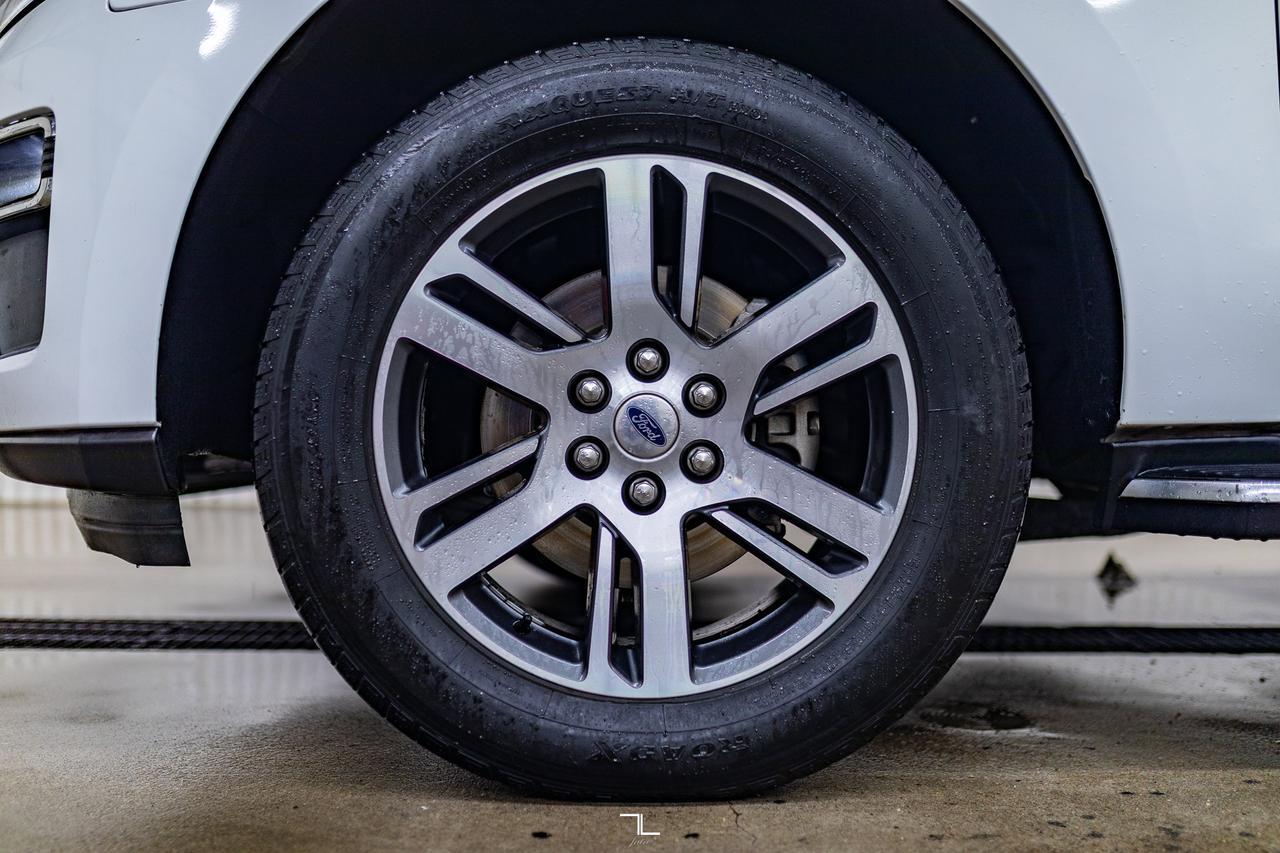 2022 Ford Expedition Max AWD Limited Leather Roof Nav BCam Red Deer AB