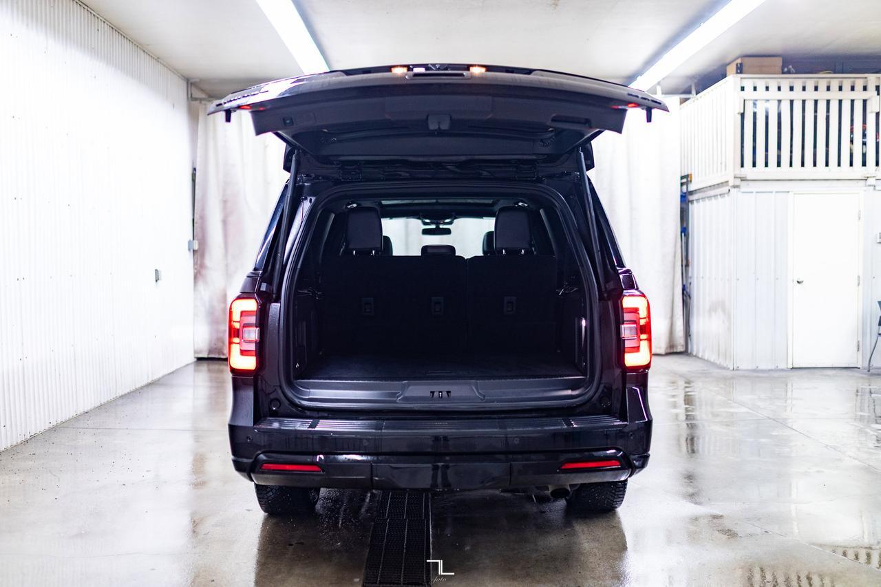 2022 Ford Expedition Max AWD Limited Stealth Edition Leather Roof Nav BCam Red Deer AB