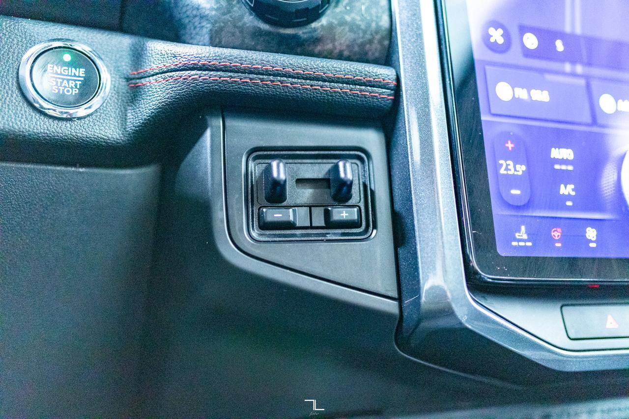 2022 Ford Expedition Max AWD Limited Stealth Edition Leather Roof Nav BCam Red Deer AB