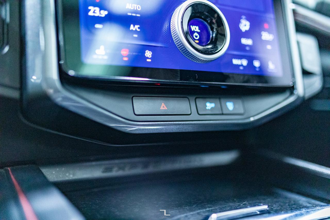 2022 Ford Expedition Max AWD Limited Stealth Edition Leather Roof Nav BCam Red Deer AB