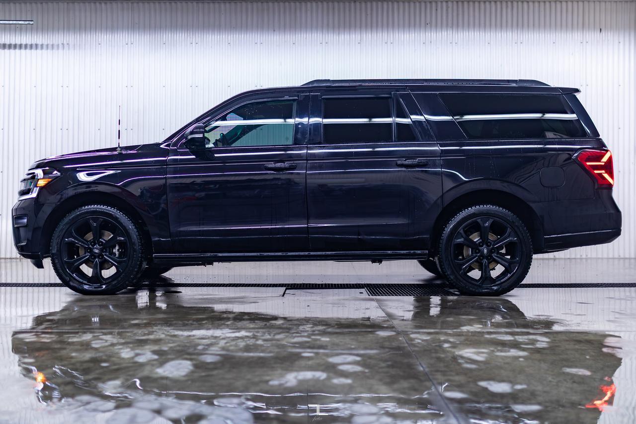 2022 Ford Expedition Max AWD Limited Stealth Edition Leather Roof Nav BCam Red Deer AB