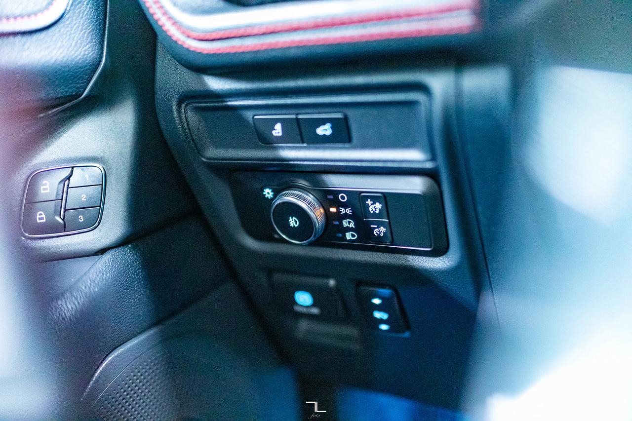 2022 Ford Expedition Max AWD Limited Stealth Edition Leather Roof Nav BCam Red Deer AB