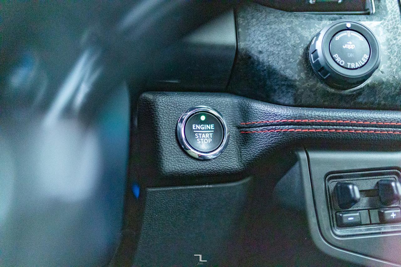 2022 Ford Expedition Max AWD Limited Stealth Edition Leather Roof Nav BCam Red Deer AB