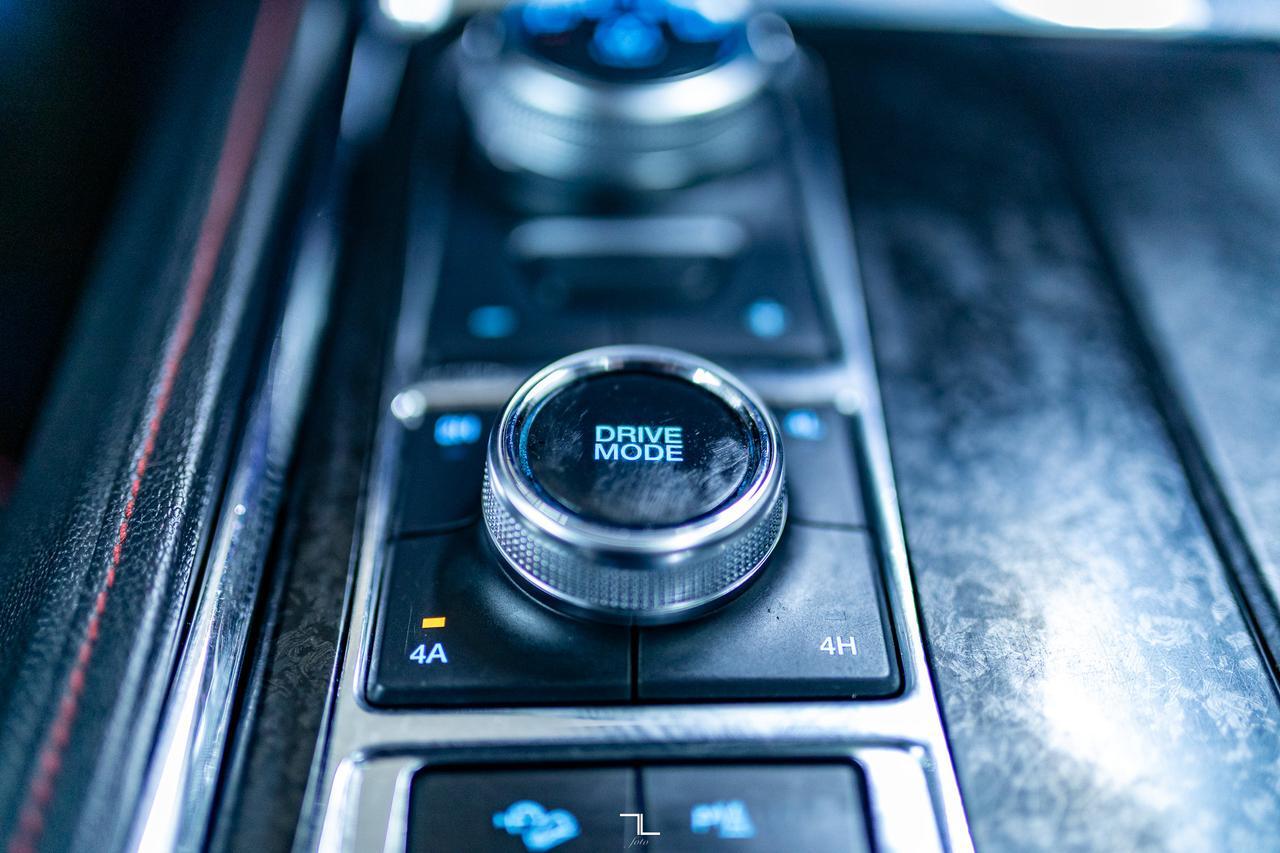 2022 Ford Expedition Max AWD Limited Stealth Edition Leather Roof Nav BCam Red Deer AB